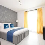 Smart Concept Living Plaza Apartman Bukarest