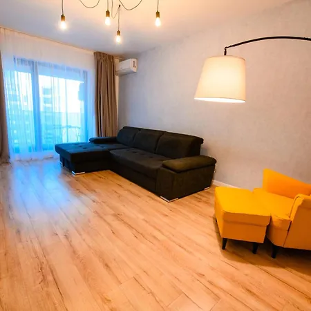 Smart Concept Living Plaza דירה