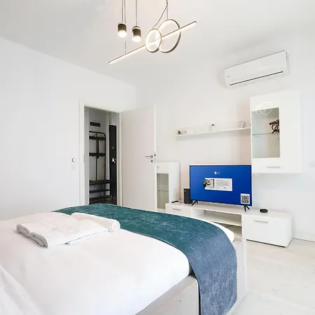 Smart Concept Living Plaza דירה *